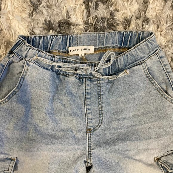 Small Almost Famous Cargo Jogger Jeans - Picture 4 of 7